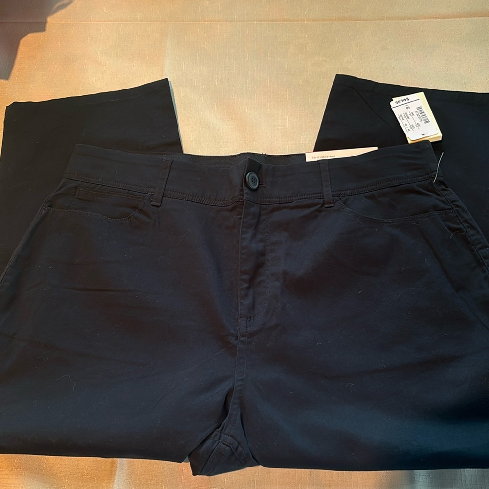 NWT Christopher & Banks capris